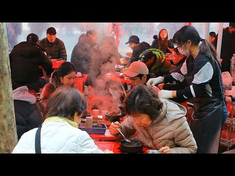 【해장술의 성지】새벽 3시부터 이렇게 손님 많은 국밥집 처음 봅니다?!  대구 달성공원 새벽시장 - 900번식당 / Ox blood rice soup, K-street food