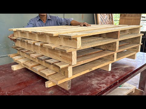 So Amazing! 70-Year-Old Carpenter Builds Model Train From Pallet Wood, Leaving Engineers Amazed