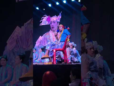 ဖြိုးဖြိုး ရဲ့နှစ်ပါးခွင်ဟာသ