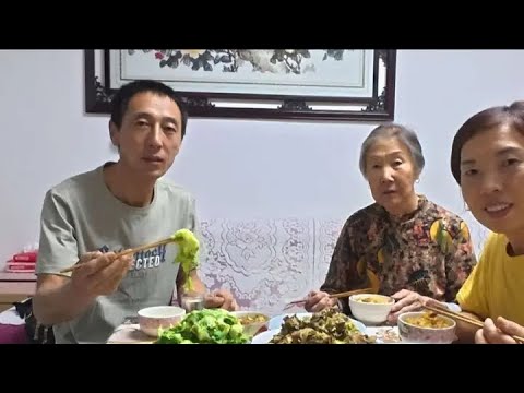 猫冬生活吃点素菜东北冻白菜蘸酱,煮点大碴粥,这饭菜给肉都不换 #我的农村生活 #农村人的生活 #农村美食