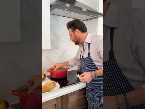 Sundays are for Martone Street Sunday Sauce 🙌🏼 Tag the one who’s always sneaking a taste 😏