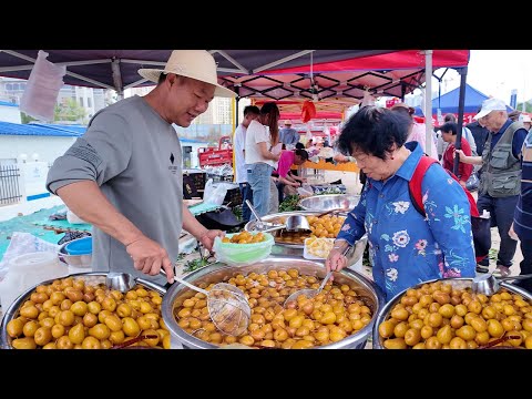 云南昆明最大集市有多疯？从早吃到晚不重样！奇特的青蛙爬石板，云南独有的甘草泡梨，金黄酥脆的南瓜条，麻辣鲜香的花椒鸡，赶集必吃的脆皮烤五花，傣族特色柠檬鱼，你一定没见过的超级大麻花，一定不要错过！
