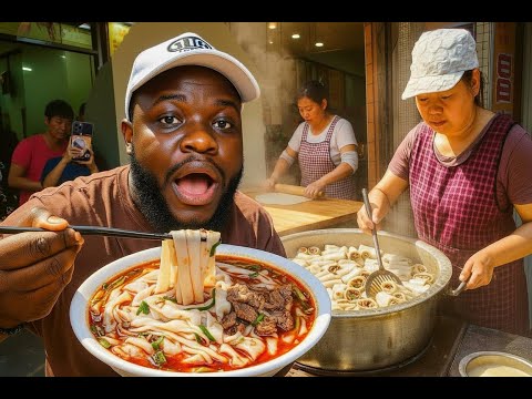 Trying to Eat at a VERY Crowded Restaurant as a Black Man in China