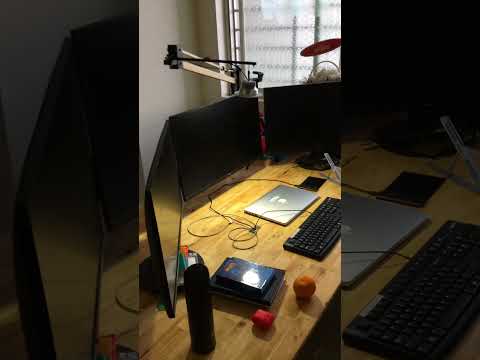 I setup my desk with DIY things.