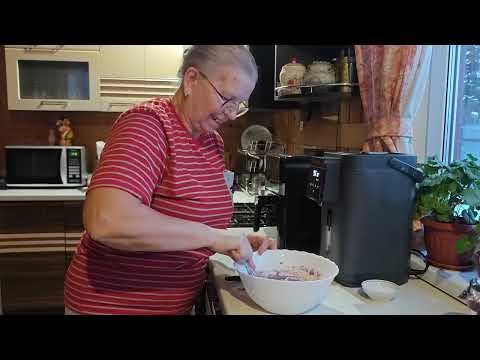 Куда использовать прошлогоднее варенье? Зачем готовить, сейчас все кушают в ресторанах! Шарлотка.