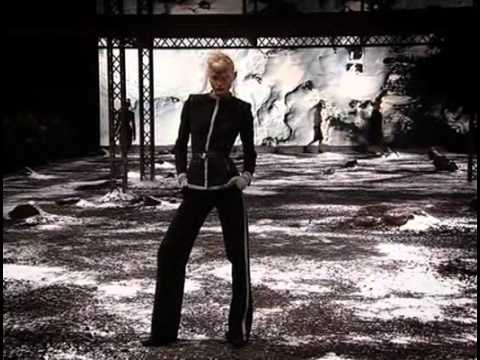 ♦ Alexander McQueen | Autumn/Winter 2003: "Scanners" ♦