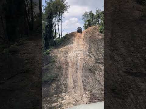 4X4 driving challenge to overcome super steep slope #offroad #4x4