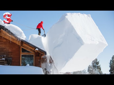 Skilled Snow Removal: Massive Roof Avalanche | Extreme Challenging Roof Snow Clearing Moments #5