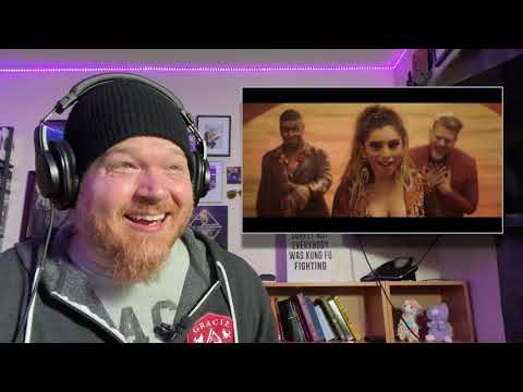 Music Teacher Reacts:  PENTATONIX - Can You Feel The Love Tonight