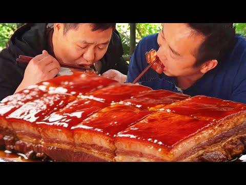 8 catties of pork belly  Er Di makes ”Braised Pork”  fatty but not greasy  melts in your mouth | Mu