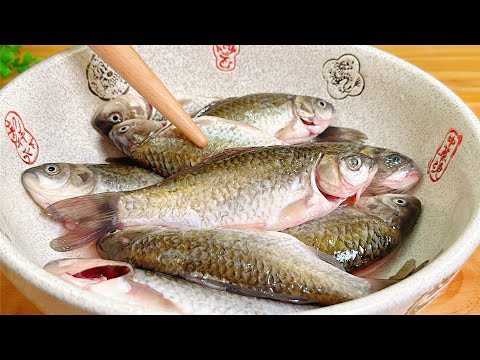 I have eaten crucian carp for more than 30 years, and I like this way of eating it the most.