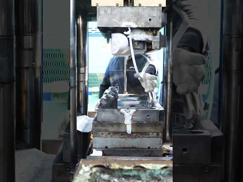 The Process of Making Over 10,000 Pairs of Shoes a Day | Korean Shoe Factory