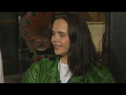 FLASHBACK: ‘Casper’ Turns 20! Christina Ricci Talks Awkward Teen Years in ‘95