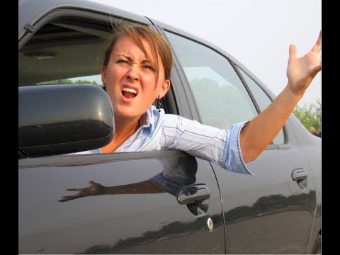 Девушки тупят за рулём [подборка]