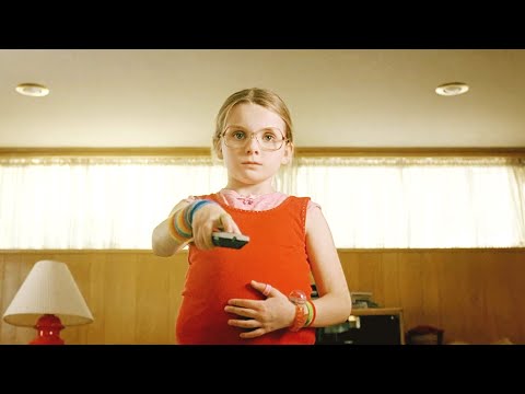 到底怎样才算是成功，一场干净纯净的脱衣舞表演，一部笑中带泪的公路喜剧片给你答案，18分钟看完2006年家庭喜剧电影《阳光小美女》