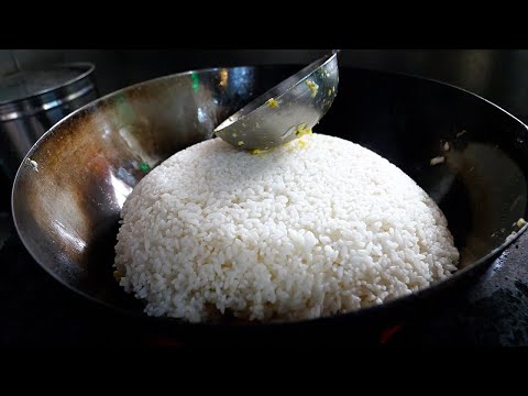 Chinese restaurant chef's amazing fried rice skills