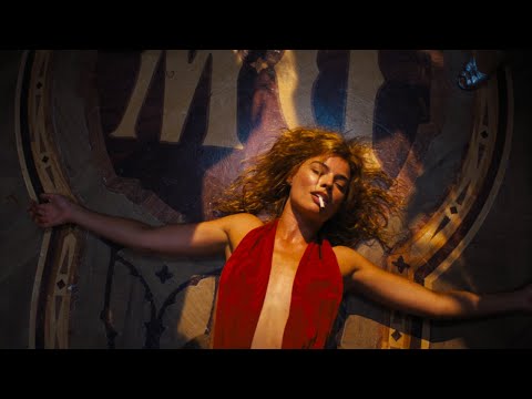 It's Babylon but only with Nellie Laroy ❤️