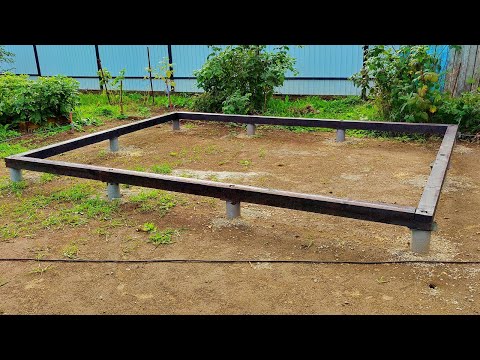 Столбчатый фундамент и нижняя обвязка для теплицы.