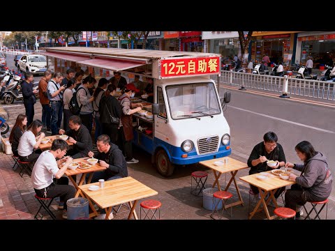 广西“穷人乐”美食第二集,最火爆最便宜的美食小吃,物价超便宜,仿佛回到90年代的物价。7毛的菠萝包,1元的牛肉烧烤,2.5元的肉粽,3元的烧鸭粉,15元的海鲜粉,12元丰盛的自助餐,10元四盒的草莓