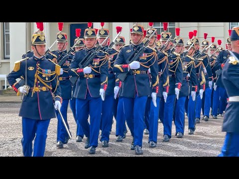 Everyone Speechless: Rare French Changing of the Guard STUNS London 🇫🇷🇬🇧