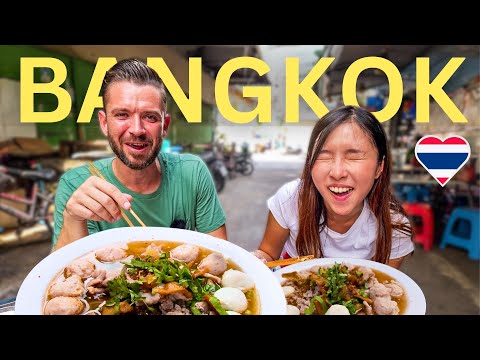 IF YOU COULD ONLY EAT ONE TOM YUM IN THAILAND 🇹🇭 Must Try $1.50 GIANT NOODLES in Old Town Bangkok