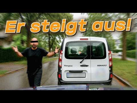 Einsender verursacht Unfall, Moped nietet Passanten um & Instant-Karma | #GERMAN #DASHCAM | #301