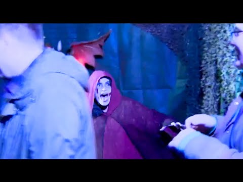 What it's (really) like being an actor in a terrifying haunted house attraction