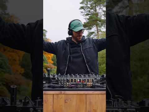 I’ve been trying to film an autumn stream for so long! Full set live this Thursday 11th Dec 😻