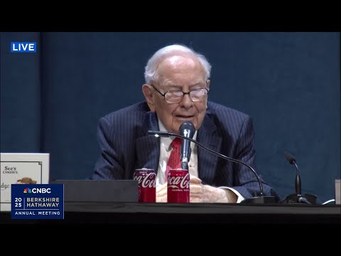 Warren Buffett: Greg Abel should become Berkshire CEO at year-end