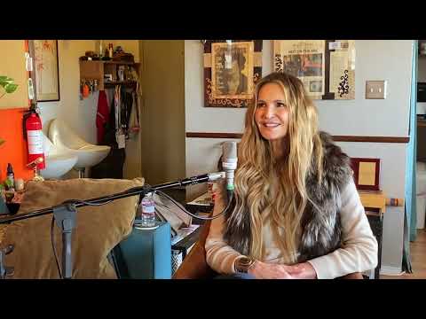 AFTER THE INTERVIEW: Elle Macpherson talks about her therapist
