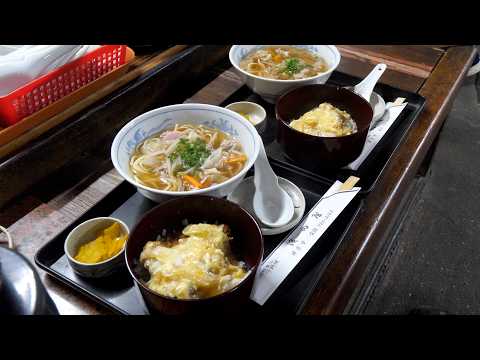 Katsudon! Curry udon! Customers are drawn to this popular restaurant run by a married couple
