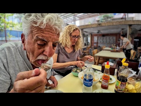 AMERICAN Dad Thinks This is Better Than Pho🇻🇳