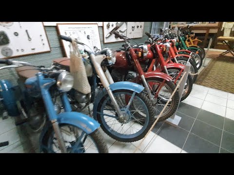 БРЕСТЧАНИН собрал УНИКАЛЬНУЮ коллекцию РЕДКИХ СТАРЫХ МОТОЦИКЛОВ и ВОЕННОЙ АММУНИЦИИ.