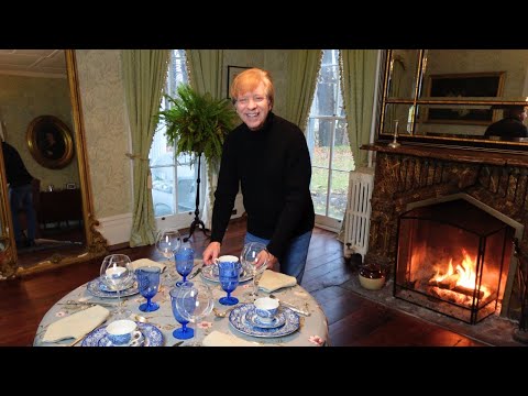 Creating a BEAUTIFUL Friendsgiving Dinner - Easy Recipes + Hosting Tips!