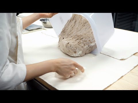 Old-Fashioned Giant and small Pain de campagne making
