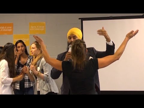 NDP leadership candidate Jagmeet Singh responds to heckler at meet-and-greet