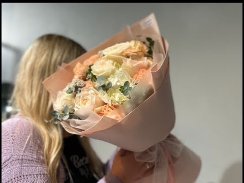 Упаковка круглого букета в фоамиран