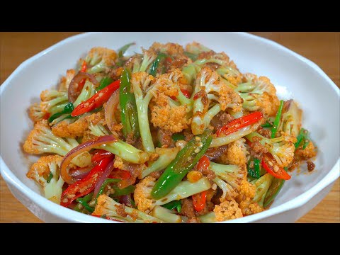 干锅花菜是焯水，过油，还是直接炒，教你最好吃的家常做法，保姆级教程，好吃不贵，做法超简单，