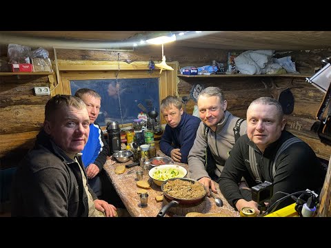 ТАЕЖНАЯ ИЗБА СОГРЕВАЕТ. ИЩЕМ ХАРИУСА. ПИЛИМ ПРОРУБЬ. БЫТ И ЖИЗНЬ ТАЕЖНИКА. ЧАСТЬ2