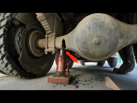 Pakistani Truck Axle Broken on Road | Skilled Mechanic Fixed It Again