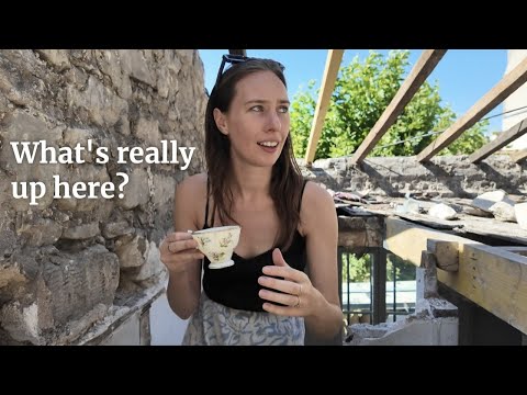 Abandoned Attic HOME TOUR up in the Paris Rooftops