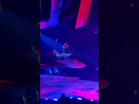 Justin bieber - start "Justice world tour performance