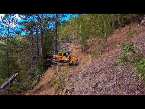 How Does a Caterpillar D7g Bulldozer Operator Make Way for Cliffs? #caterpillar #bulldozer