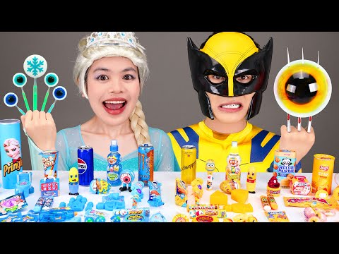 ASMR MUKBANG 파란색 음식 Vs 노란색 음식 챌린지 | ASMR 먹방 엘사 프로즌 Vs 울버린과 함께하는 캔디 디저트
