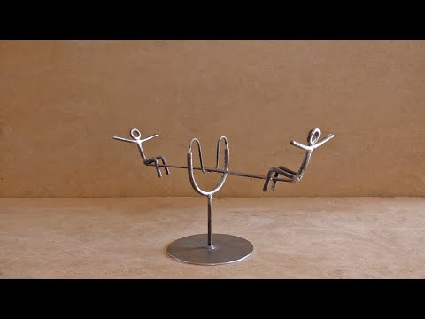 Качели с плавным ходом