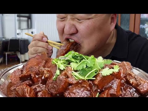 Aqiang Used 3 Pounds Of Beef To Make "Braised Beef". It Was Tender And Juicy,And It Was So Enjoyable