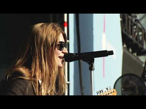 Girl In Red Mad Cool 2025