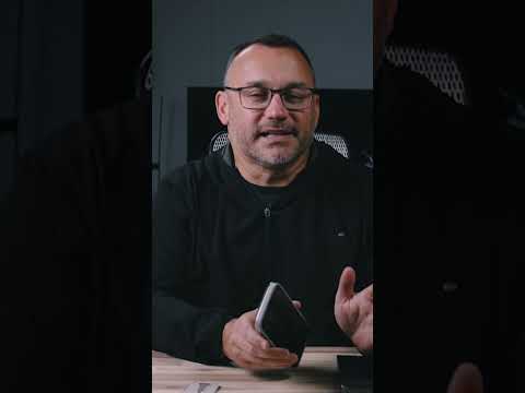 Torras Ostand Q3 Air iPhone 17 Pro Max Case