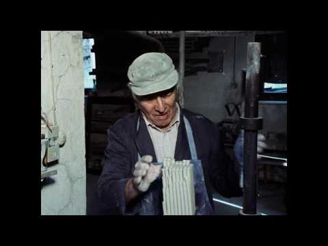 Schiessbudenröhrchen und Nisteier aus Pfeifenton. Hilgert / Westerwald 1990.