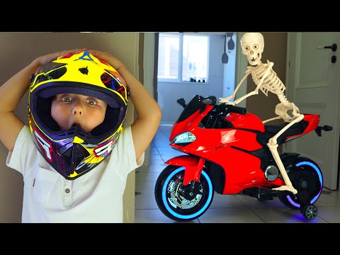 Скелетон застрял на БАЙКЕ в песке! Супер Сеня и большие приключения | Мото-сборник для детей